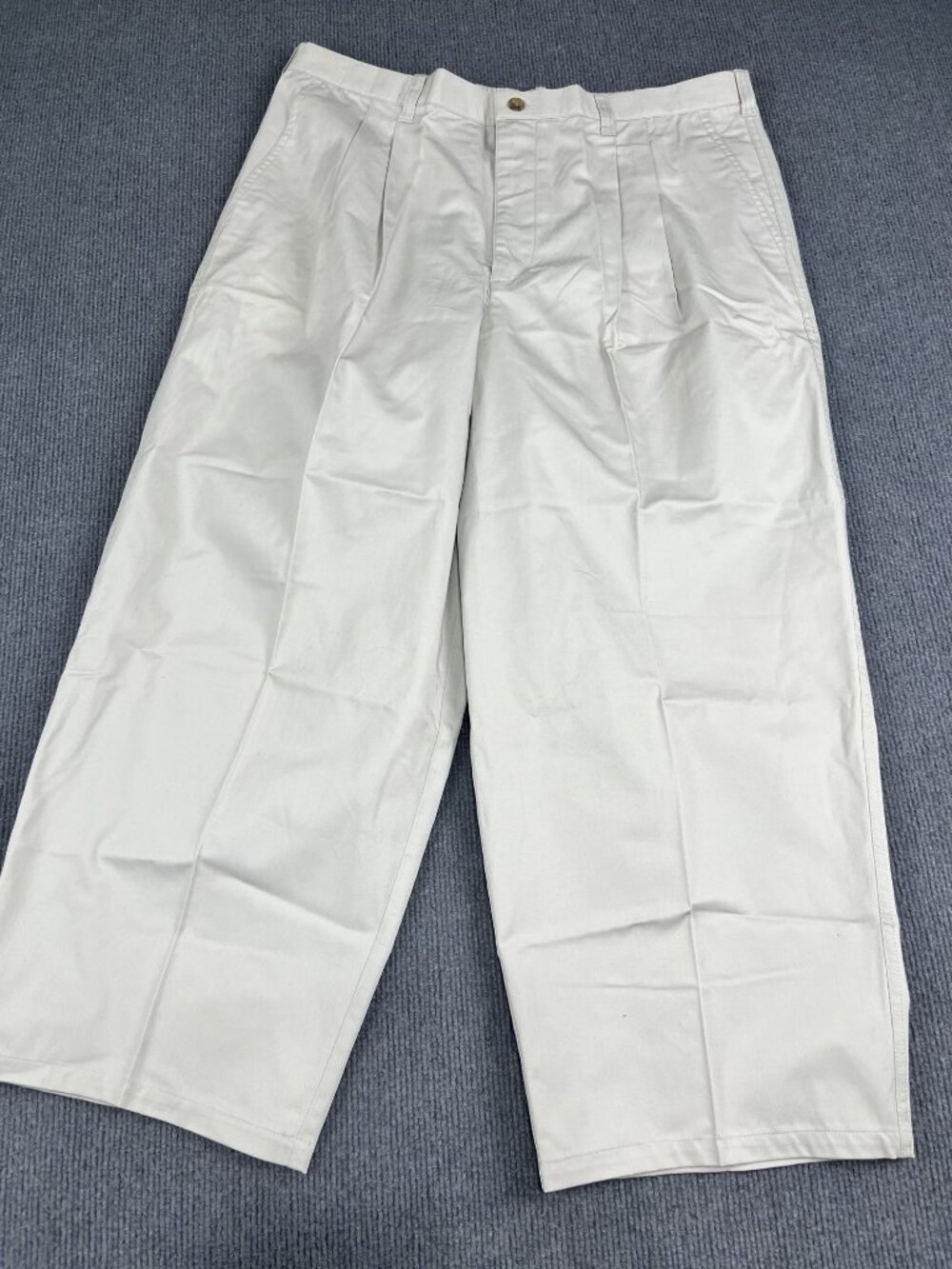 Basic Editions Mens Pleated Light Gray Pants 42x32 NWT